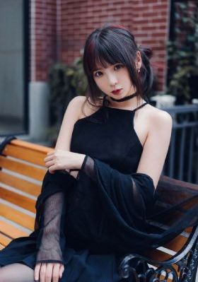 火爆倩女_720影视在线观看